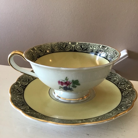 FINAL SALE Vintage Royal Bayreuth Germany Yellow, Black & Gold Floral Teacup Set - Picture 5 of 9